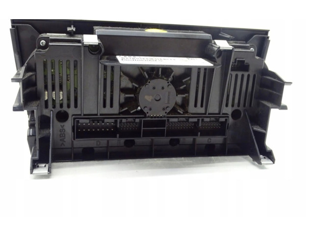 Блок управления климат-контролем Audi Q3 8U