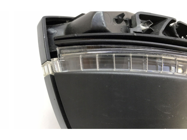 Зеркало электрическое Skoda Scala - года