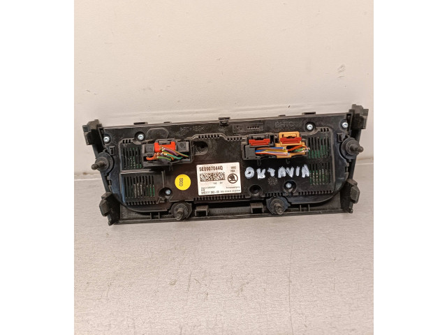 Блок управления климат-контролем 5E0907044Q, 5HB01128260   Skoda Octavia Mk3 (5E)