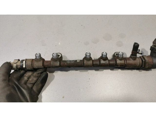 Vstřikovací lišta 2381033030 Toyota Corolla E140 E150 pro naftový motor 1.4