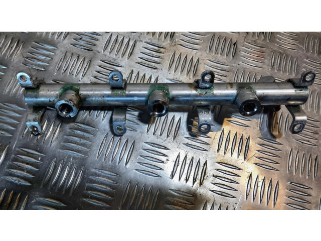 Топливная рампа 06M133315L Audi A5 3.0