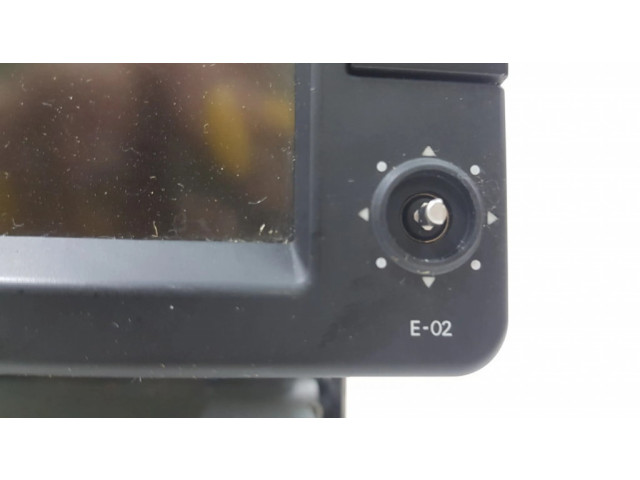 Радио/ проигрыватель CD/DVD / навигация