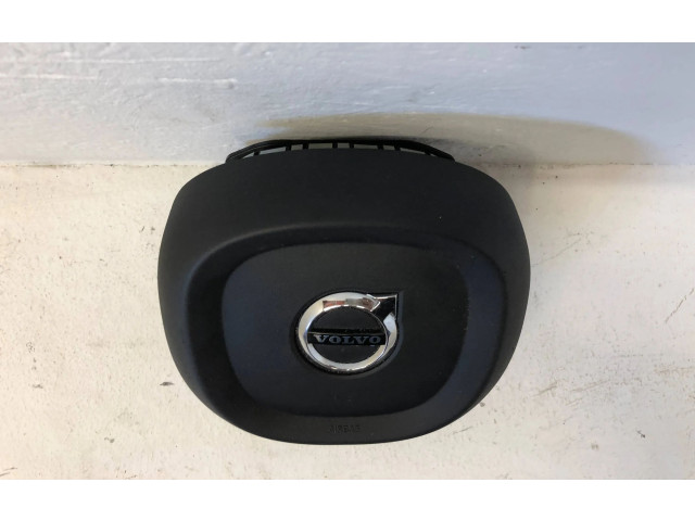 Подушка безопасности водителя 39834785   Volvo XC90