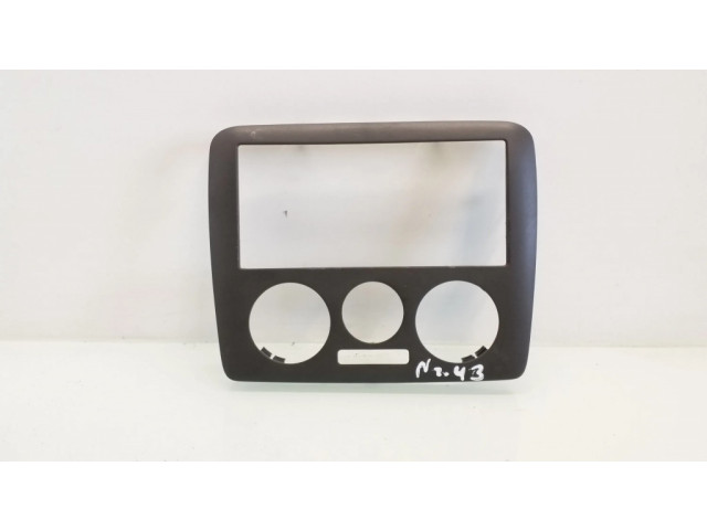 Другая деталь салона