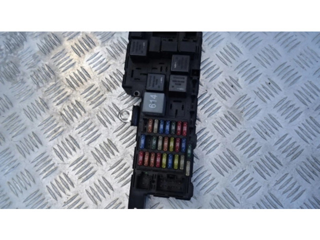 Блок предохранителей 518717004 Volvo S80