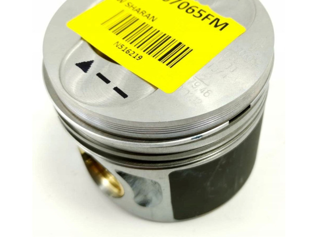 Поршень 038107065FM Volkswagen Golf IV