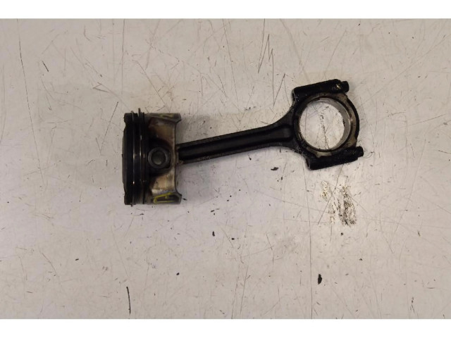 Поршень с шатуном Ford Fiesta для бензинового двигателя 1.1