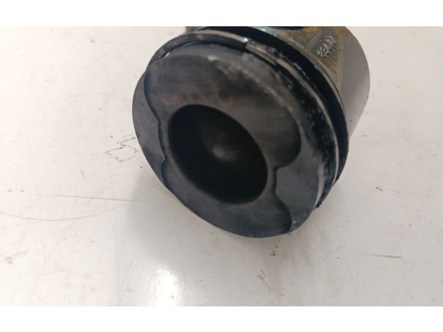 Píst 65100   Mercedes-Benz GLA W156    OM 651 