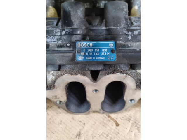 Поршень Всасывающий коллектор  037133223K  Volkswagen PASSAT B4  