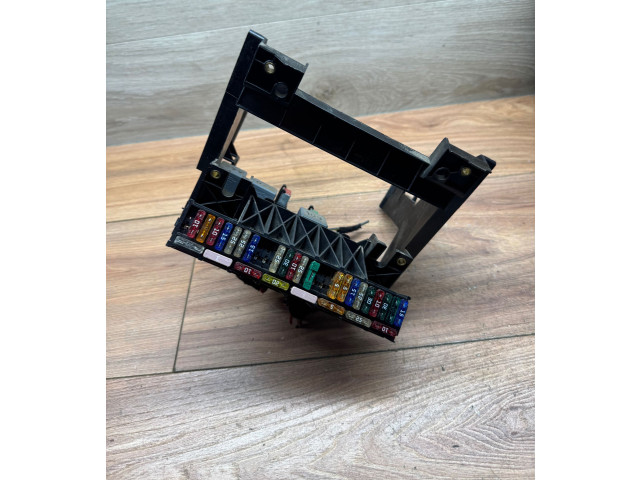 Pojistková skříňka 7M3937499 Seat Alhambra (Mk1) 2000