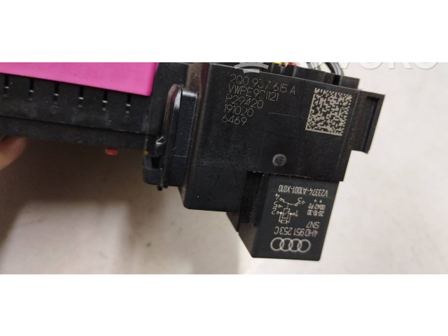 Блок предохранителей Audi A1  2018 -  года 2q0937615a      