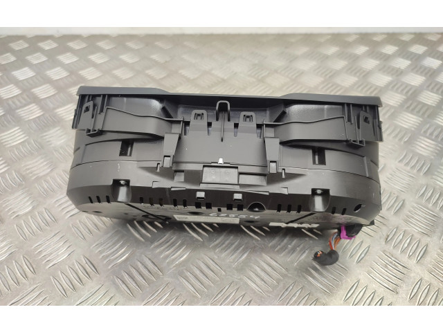 Панель приборов 5E0920757C   Skoda Octavia Mk3 (5E)       