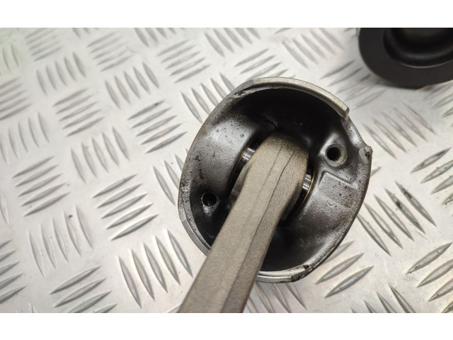  Поршень с шатуном Cxx ckf  Skoda Octavia Mk3 (5E)  