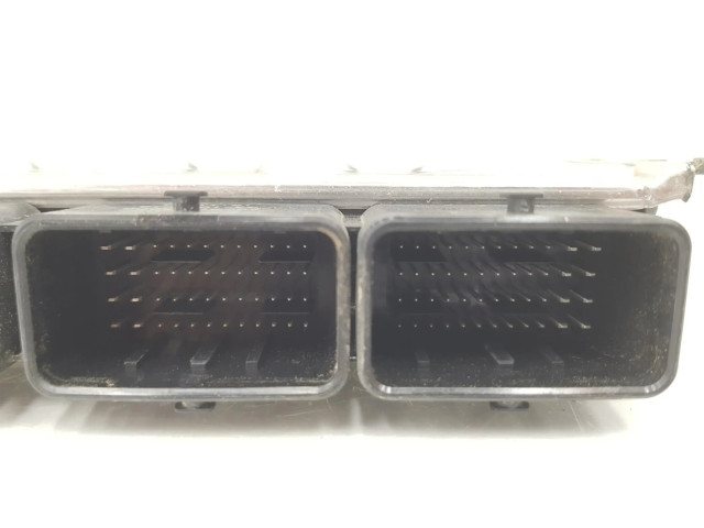 Блок управления двигателя 237102611S, 237105698R Dacia Duster