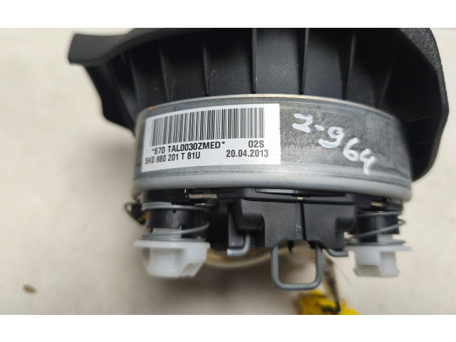 Подушка безопасности водителя 5K0880201T   Volkswagen Tiguan