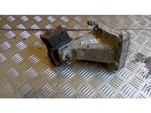 Подушка двигателя