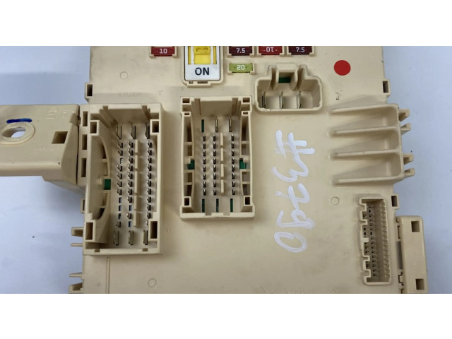 Pojistková skříňka 919503Z011, 91950-3Z011 Hyundai i40 2013