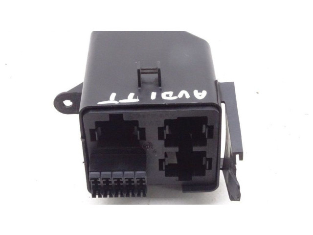 Блок предохранителей  1J0941391C   Audi TT Mk1    