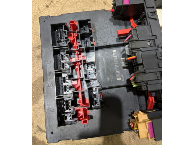 Блок комфорта 3C0937049AE, 28068688 Skoda Octavia Mk2 (1Z)