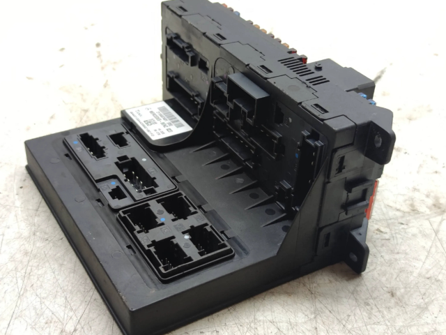 Pojistková skříňka 2115457401, MESSEESSEEN Mercedes-Benz E W211 2007