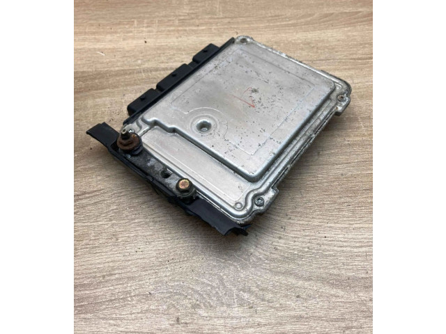 Блок управления двигателем Блок управления 5M6112A650BA, 0281012530 Mazda 3 I