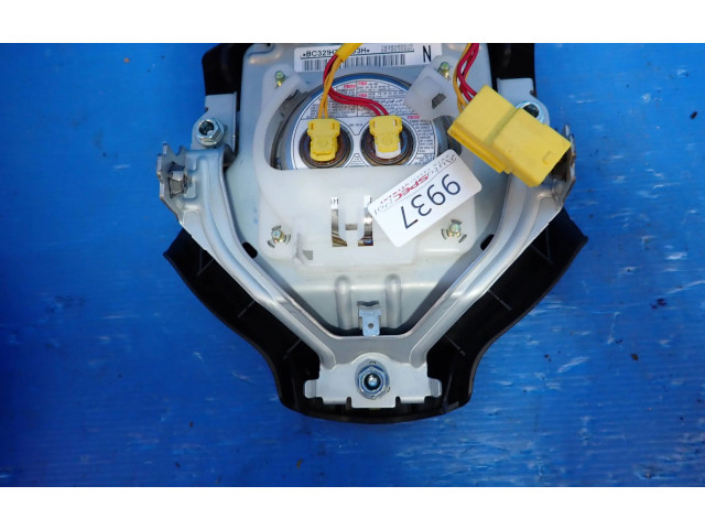 Подушка безопасности водителя 7030A088XB Mitsubishi Outlander