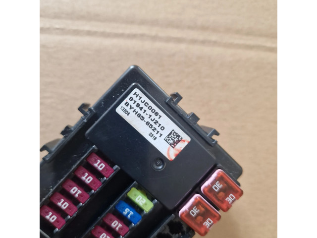 Блок предохранителей 919411J210   KIA Rio    