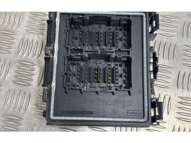 Блок предохранителей JX6T14D068AE, M0R0CC0   Ford Focus    