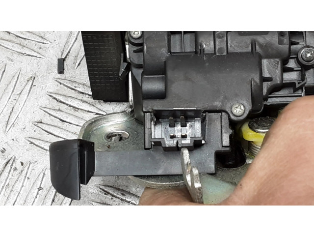 Замок задней крышки