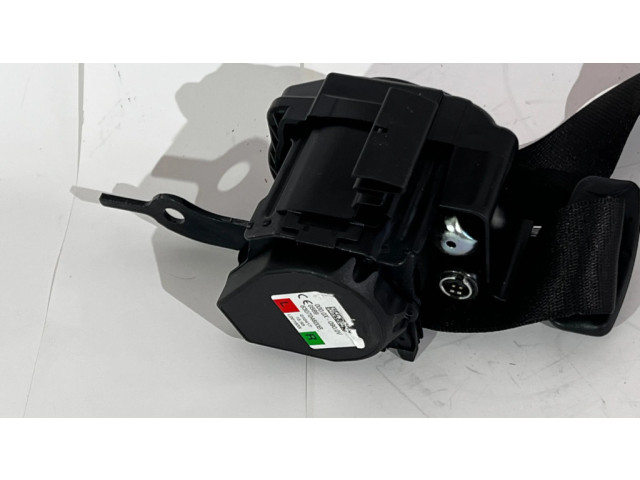 Задний ремень безопасности