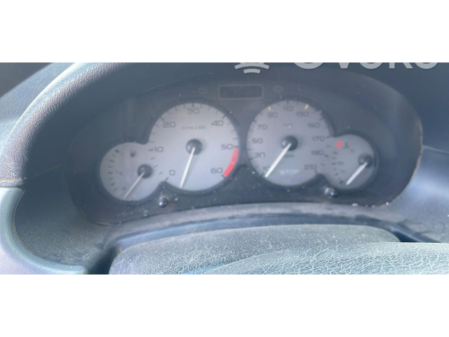 Přístrojová deska  Citroen Berlingo 2003   