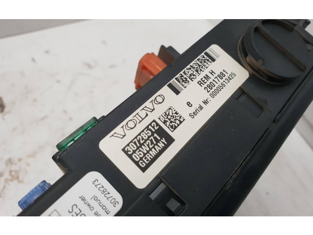 Блок предохранителей 30728512, 28017881   Volvo XC90    