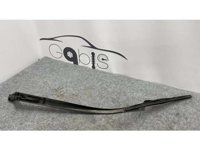 Стеклоочиститель лобового стекла