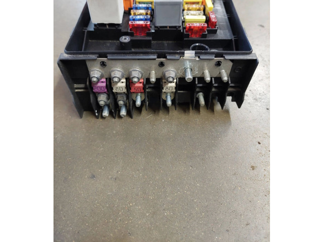 Блок предохранителей 1B030505, 2422087   Volkswagen Jetta V    