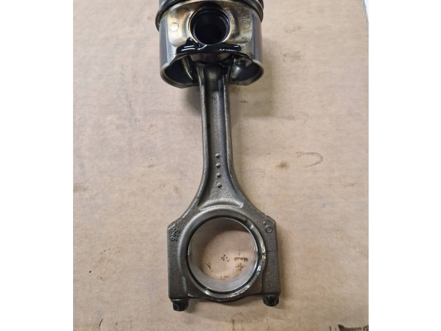  Поршень с шатуном N47C16A 11257812567, 11247812641  Mini Cooper Countryman R60  