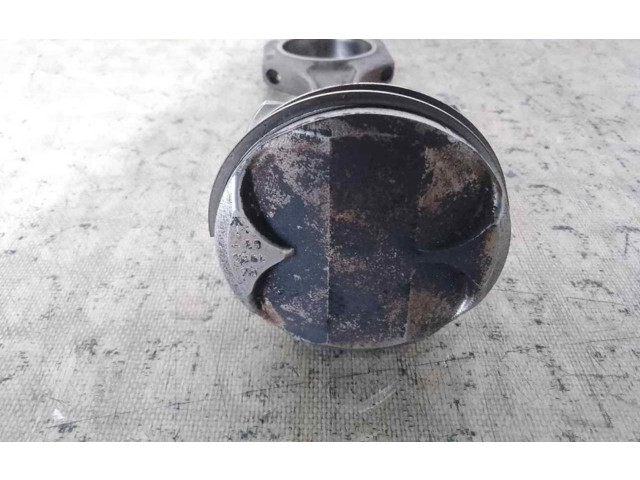  Поршень    BMW 1 E81 E87  