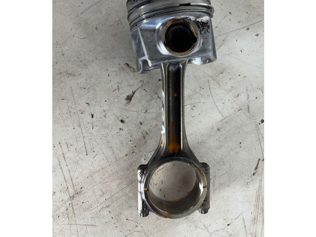  Поршень с шатуном  81L155  Skoda Superb B6 (3T)  