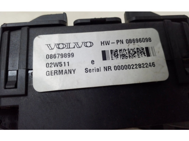 Блок предохранителей 08679899   Volvo XC90    