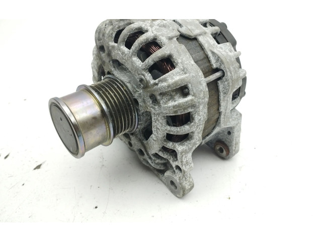 Генератор 04E903015A Audi Q2 -