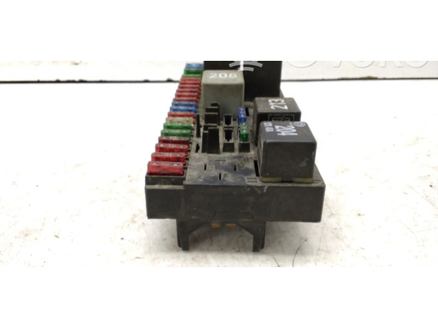 Блок предохранителей 443941822B Audi 80 90 S2 B4