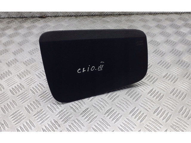 Подушка безопасности водителя 8200788813 Renault Clio III