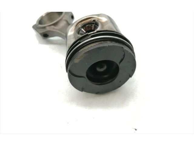  Поршень с шатуном    Jeep Grand Cherokee (WJ)  