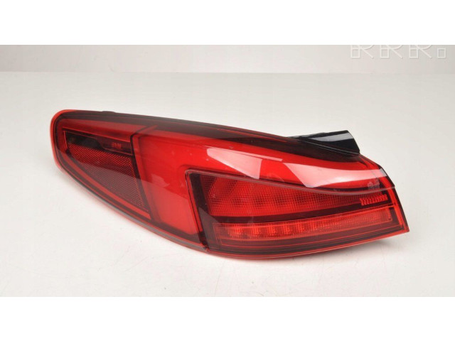 Задний фонарь в кузове