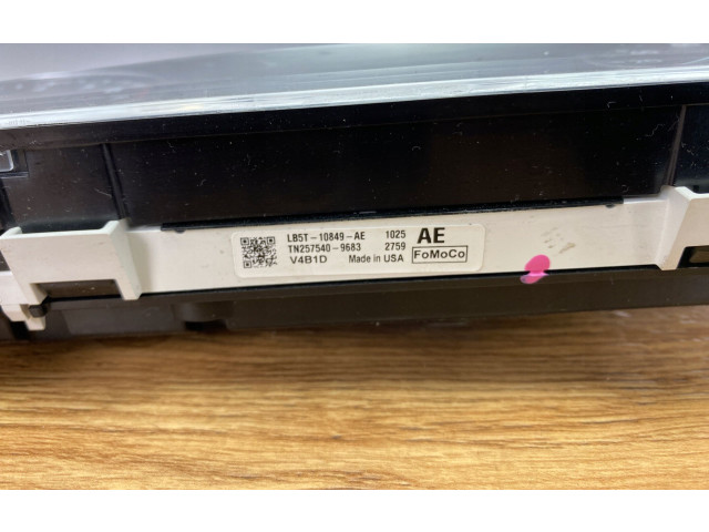 Přístrojová deska Ford Explorer VI 2022 LB5T-10849-AE