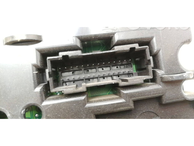 Přístrojová deska Volkswagen Caddy 1996 88311235, 87001323