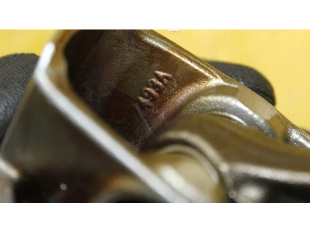 Поршень с шатуном Skoda Fabia Mk3 (NJ)