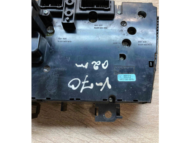 Блок управления климат-контролем 8691876, 03W21E   Volvo V70