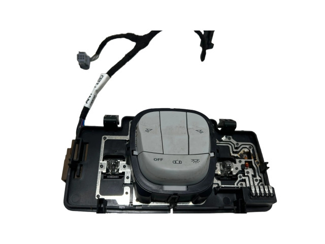 Фонарь освещения передних мест