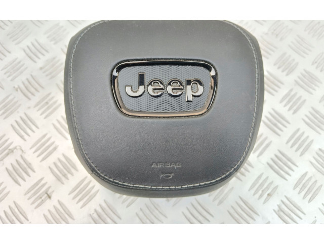 Подушка безопасности водителя    Jeep Grand Cherokee