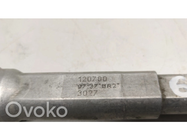 Крестовидная связь оси рулевого колеса